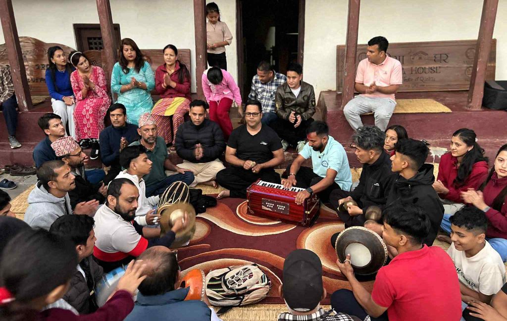हराउँदै भजनकीर्तन, जोगाउँदै शताब्दी घर