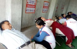 एभरेस्ट एफएमको रक्तदान कार्यक्रममा एक सय ५१ जनाले गरे रक्तदान