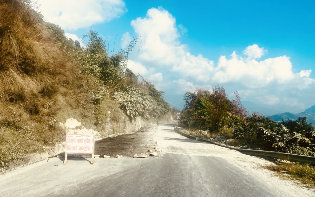 पोखरा–बागलुङ सडक मर्मत सुरु