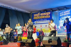 बागलुङ महोत्सवमा सपुतले नचाए दर्शक