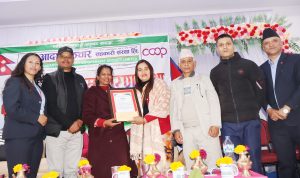 पर्वतका पत्रकार अधिकारीलाई ‘सिर्जनशील पत्रकारिता पुरस्कार’