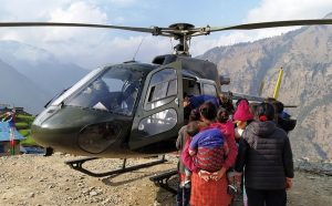 जोखिममा परेका ७१ गर्भवती र सुत्केरीको हवाई उद्धार