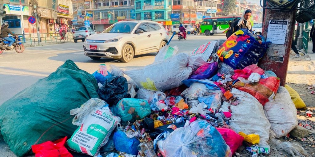 पोखरामा फोहरको अल्पकालीन व्यवस्थापनका लागि ठाउँको खोजी