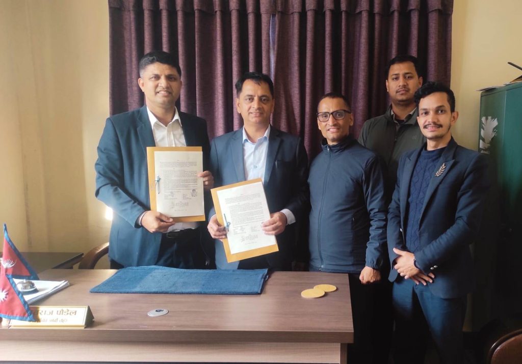 विपन्नलाई पोखरा महानगरपालिकाले निःशुल्क स्वास्थ्य बीमा गरिदिने
