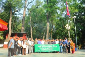 वातावरण दिवसमा कालिका मन्दिर परिसरमा वृक्षरोपण