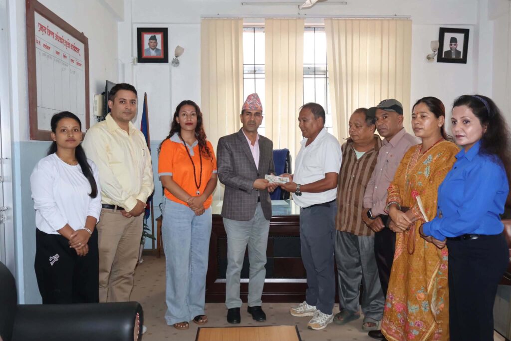आदर्श डटकमको वार्षिकोत्सव खर्च बाढी प्रभावितलाई