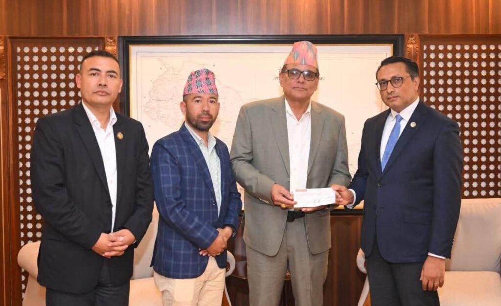 कालिका गुठीद्वारा बाढी प्रभावितलाई ११ लाख बढी सहयोग