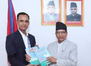 प्रदेश प्रमुख भट्टसमक्ष अख्तियार दुरूपयोग अनुसन्धान आयोगको प्रतिवेदन पेश